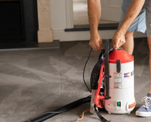 Professional carpet shampooing equipment used by 1800 CLEANER in Sydney